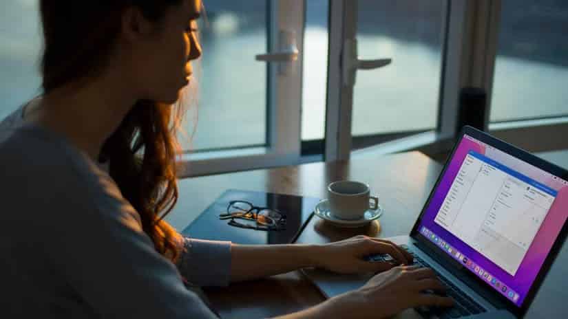Bitwarden_Typing_Lifestyle اختيار برامج إدارة كلمات المرور المجانية الأكثر أمانًا لعام 2025