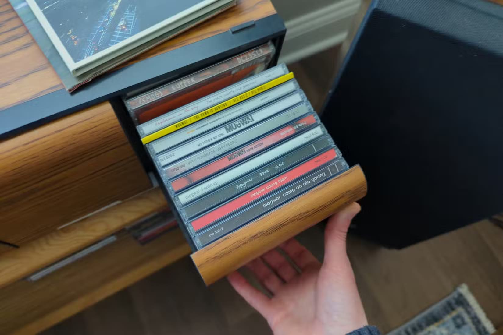 cd-collection لماذا يعتبر الاستماع إلى الموسيقى دون اتصال خيارًا أفضل من البث المباشر