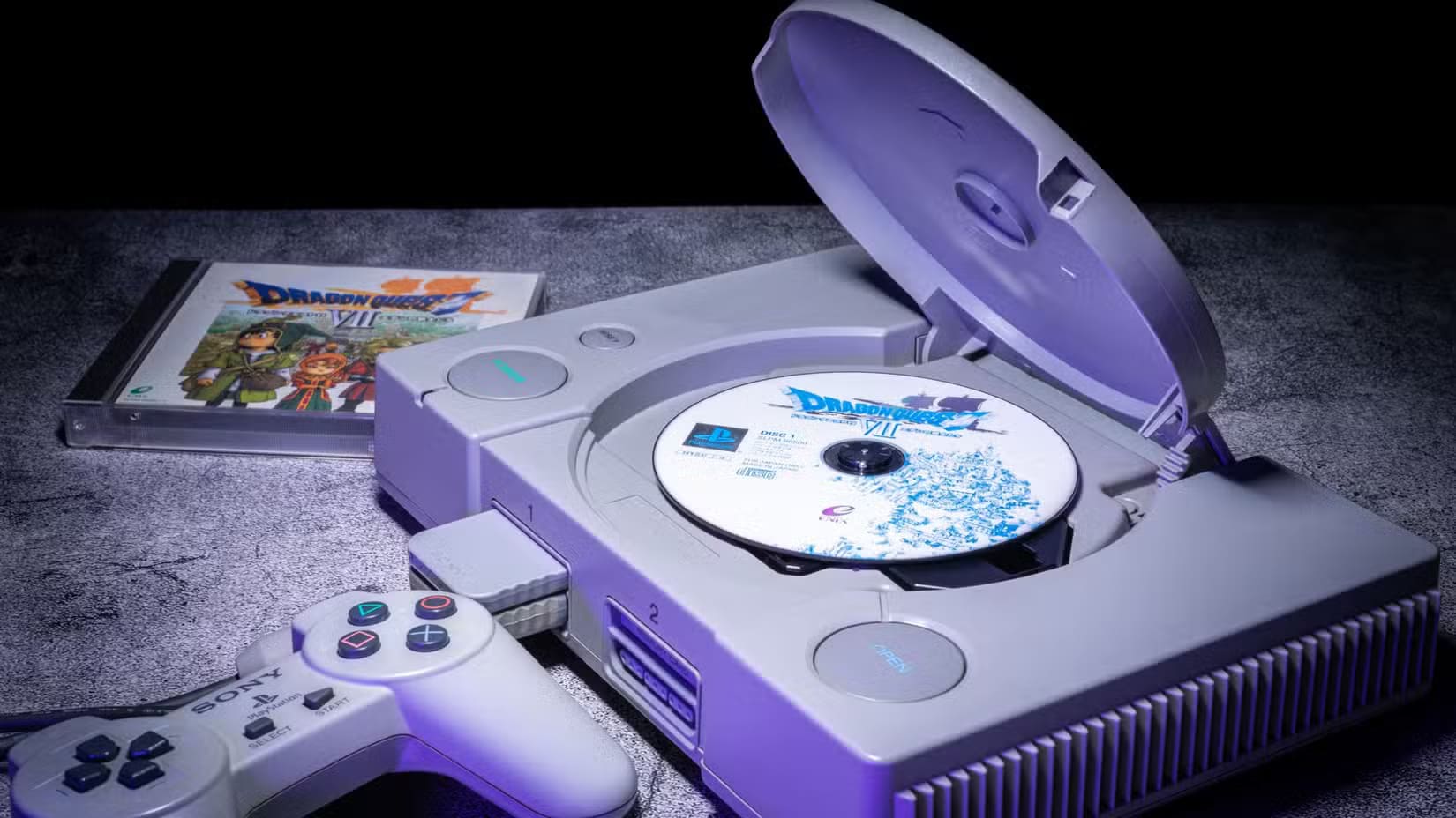 dragon-quest-vii-disk-in-a-sony-playstation-console 7 وحدات تحكم كلاسيكية يجب تجميعها قبل اختفائها من الأسواق