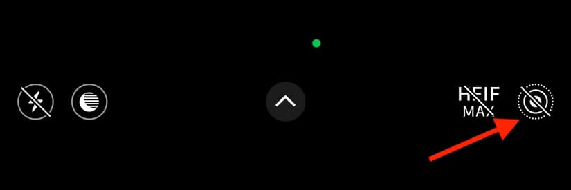 live-photo-icon-in-camera-app-on-iphone طريقة التقاط صور بتعرض طويل على iPhone بخطوات بسيطة