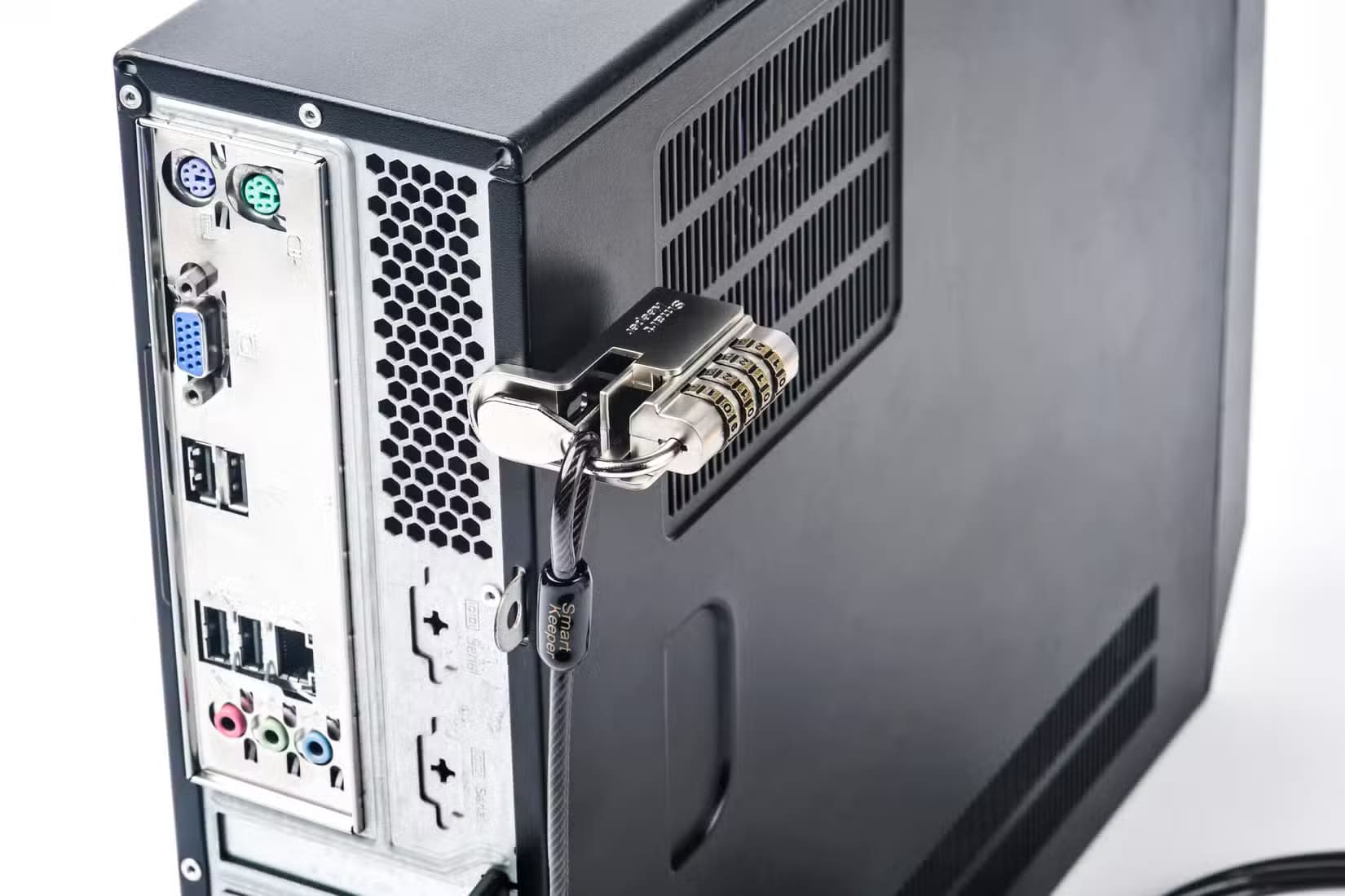 pc-lock_old_apply-2-scaled-1 طرق فعّالة لحماية جهاز الكمبيوتر من السرقة وتأمين بياناتك