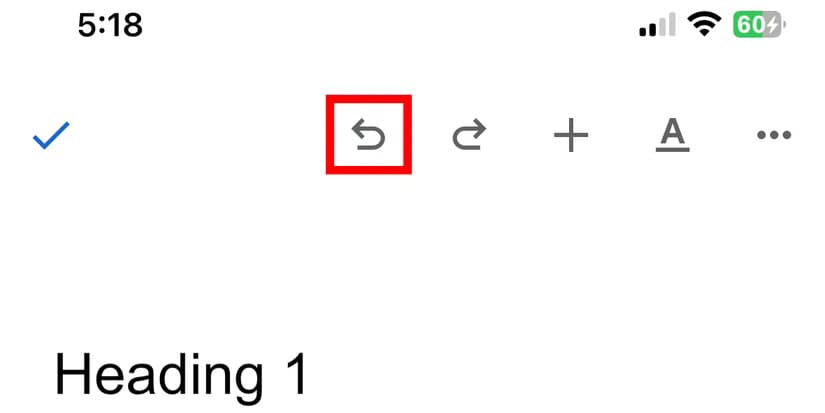 undo-button-google-doc-iphone 5 طرق سهلة للتراجع عن الإجراءات على iPhone