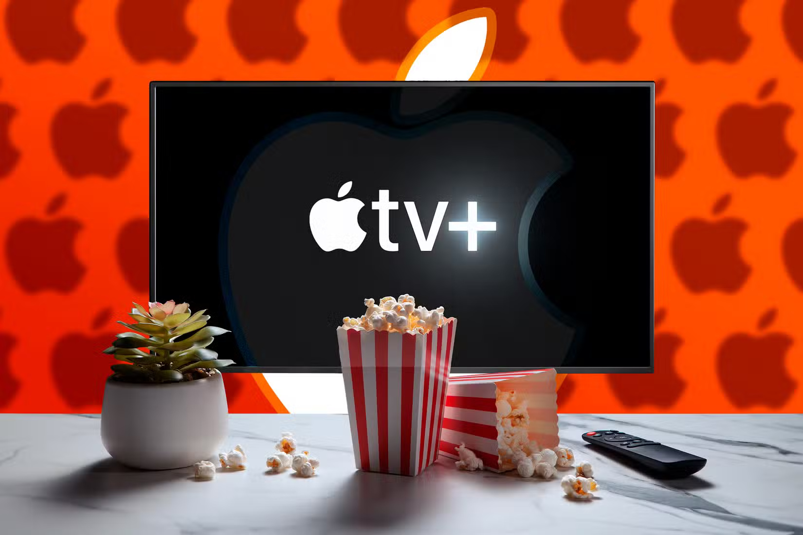 a-tv-with-apple-tv-logo-on-the-screen كيف تجعل المشاركة العائلية تجربة مثالية لأجهزة Apple في منزلك