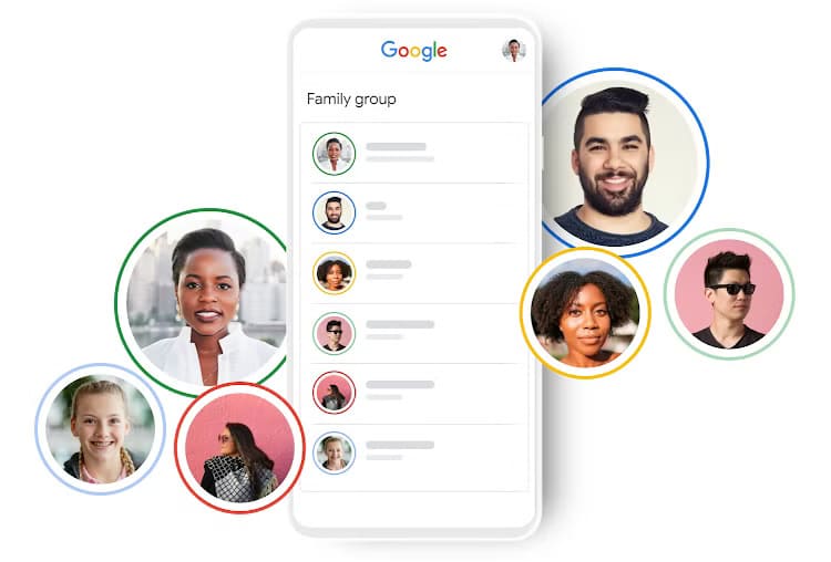 google-family-group-on-a-phone-surrounded-by-photos-of-people كيفية تقديم هدية مميزة وبأسعار معقولة من خلال إضافة أفراد إلى خططك العائلية