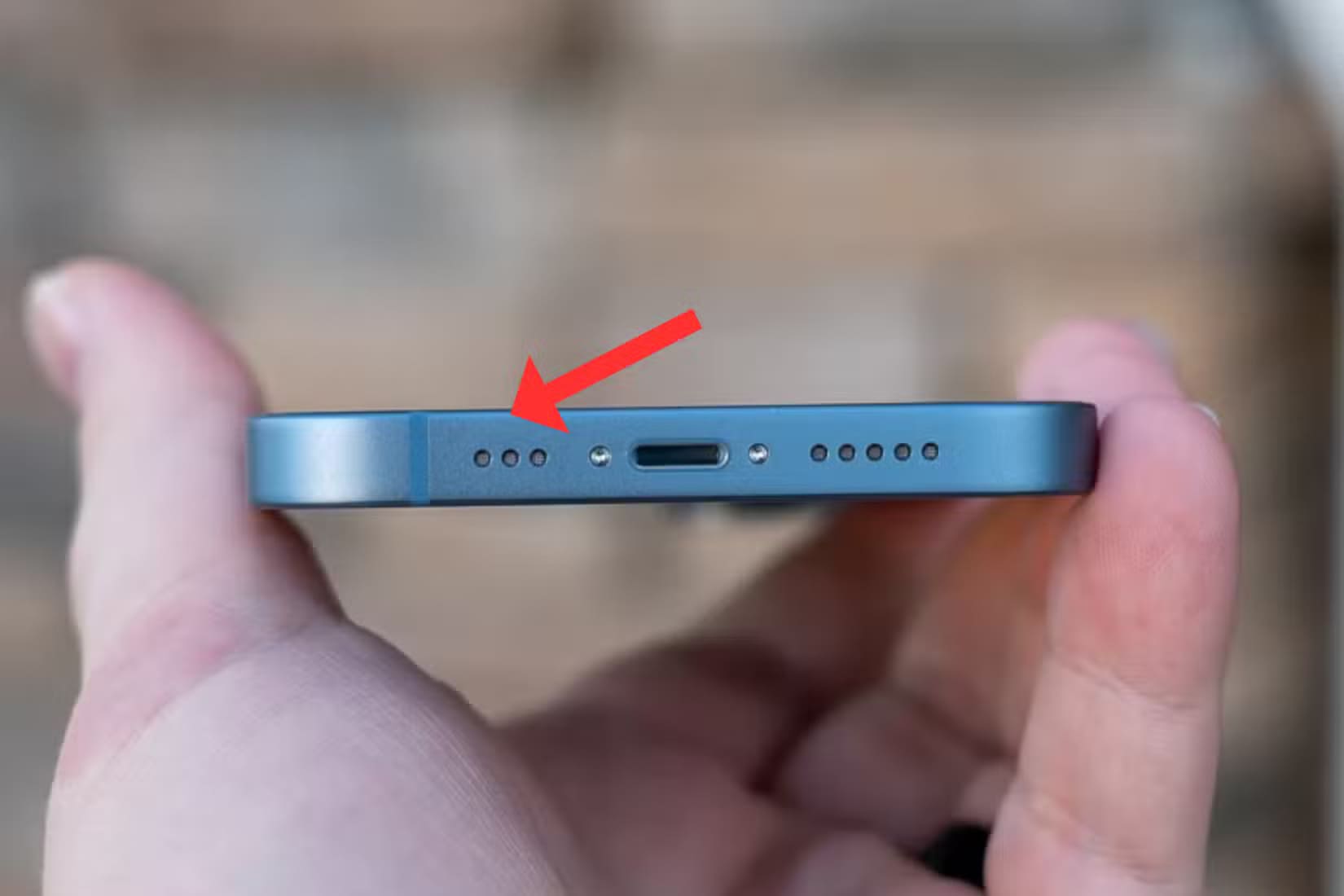 iphone-s-microphone-grill طرق تحسين جودة الصوت في مقاطع الفيديو على iPhone