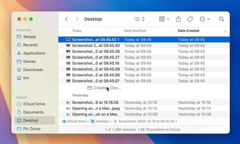 remove-a-folder-from-the-finder-sidebar-by-clicking-and-dragging كيفية تنظيم شريط Finder الجانبي على Mac لتسهيل الوصول إلى ملفاتك