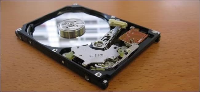 disassembled-hard-disk-drive أفضل 10 إعدادات لتخصيص Firefox وتحسين الأداء والخصوصية