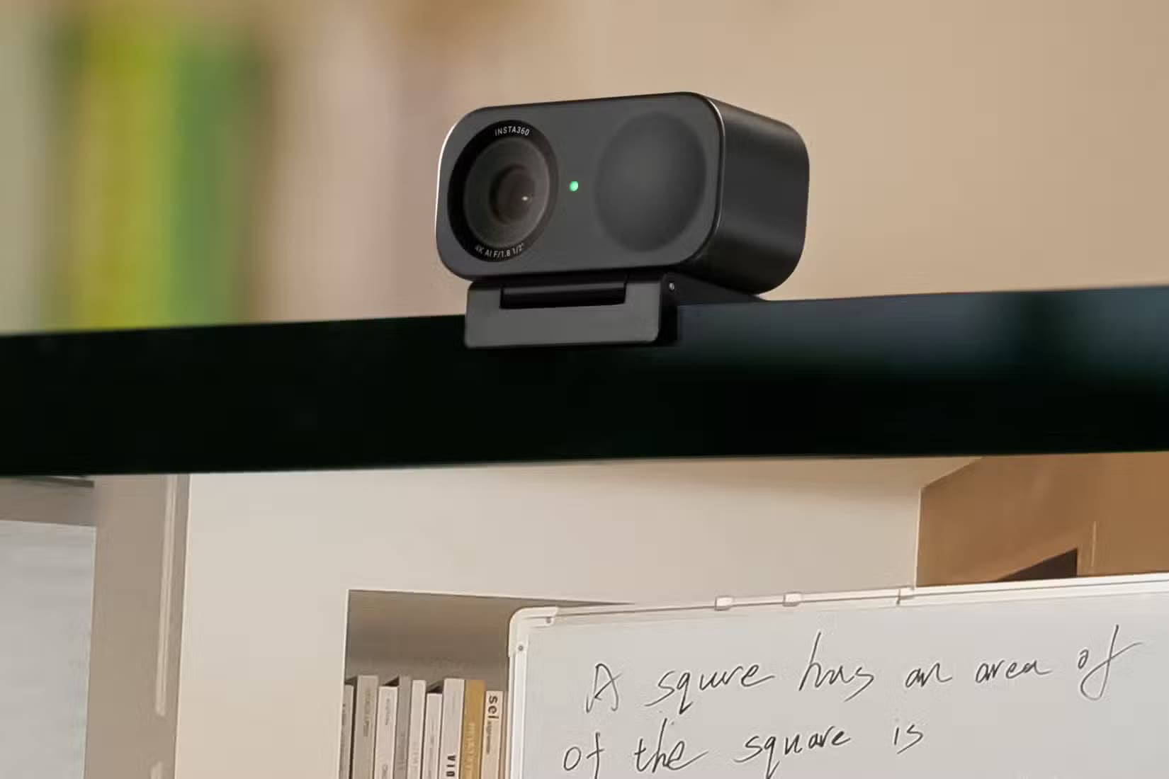 insta360-link-2-series-webcams-featured اكتشف العيوب الخفية في أجهزة Chromebook التي قد تفاجئك