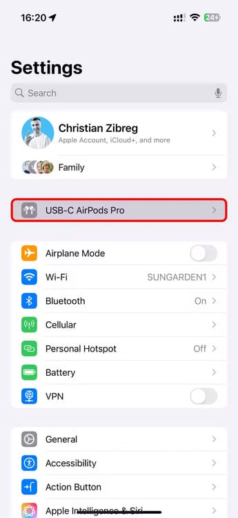 apple-ios-18-3-settings-app-airpods-option-selected-annotated خطوات سهلة لتحديث البرامج الثابتة لـ AirPods وتحسين أدائها