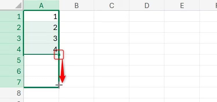 the-fill-handle-being-used-to-continue-a-sequence-of-data-in-adjacent-cells-down-a-column-in-excel-for-the-web ميزات جديدة في Excel للويب تجعل العمل على الجداول أسهل من أي وقت مضى