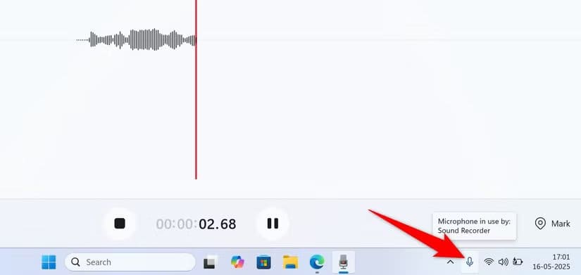 2-mic-in-use-notification اكتشف بنفسك من يراقب الكاميرا والميكروفون على Windows 11