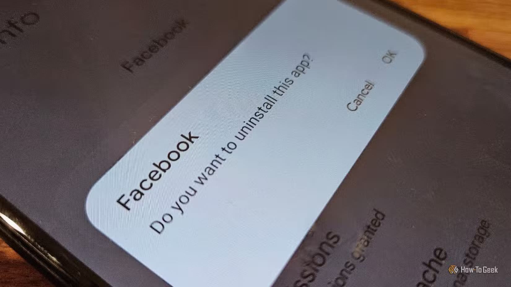 a-prompt-to-uninstall-the-facebook-app-on-android أسباب تجعلك تحذف تطبيقًا من هاتفك فورًا