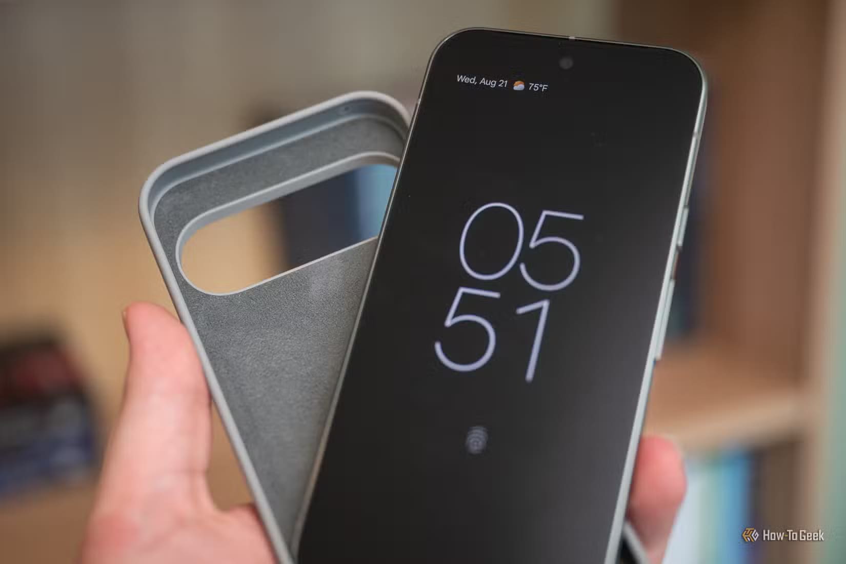 google-pixel-9-pro-being-held-next-to-a-case-1 طرق فعّالة لبيع هاتفك المستعمل بأعلى سعر
