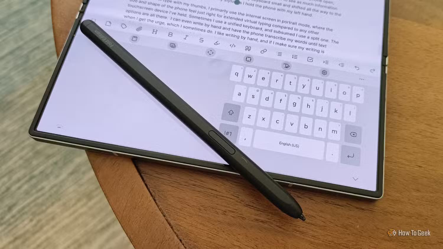 samsung-keyboard-off-center-on-a-galaxy-z-fold-6 ما هو الكمبيوتر الشخصي وما أهم استخداماته