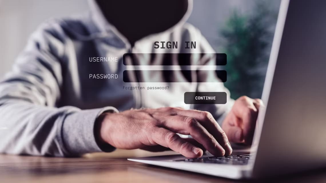 shutterstock_2103963407-1 كيف تعرف أن موقع الويب مزيف وما العلامات التي تكشفه