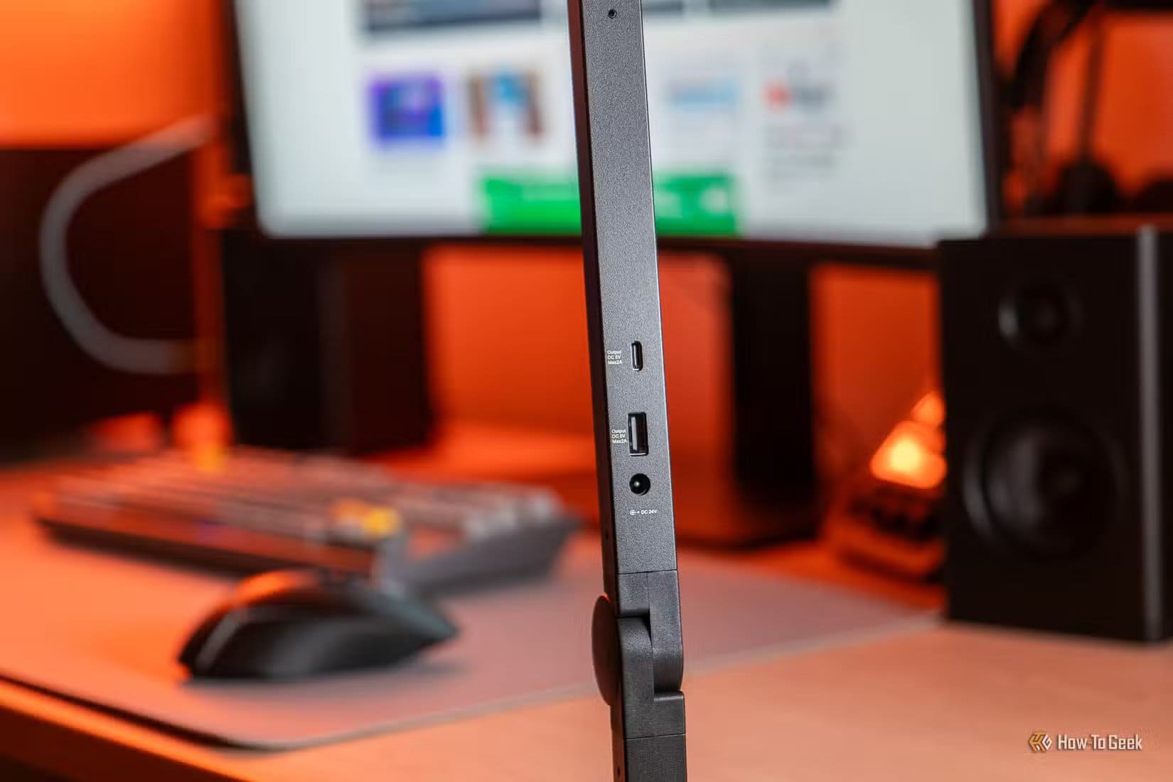 the-lumecube-edgelight-20-comes-an-additional-usb-c-and-usb-a-portjpg_53530911718_o سبعة أجهزة يفضل عدم توصيلها عبر واي فاي