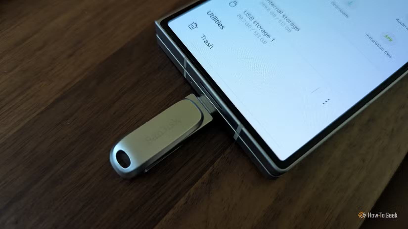1000069401 طرق ذكية للاستفادة من منفذ USB في هاتف Samsung أكثر من مجرد شحن
