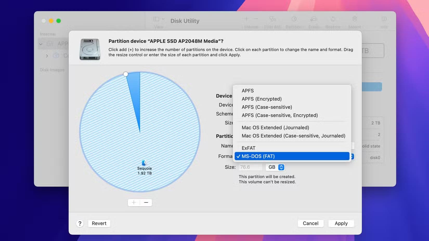 apple-macos-sequoia-disk-utility-format-menu-ms-dos-selected أفضل طريقة لنقل ملفاتك بين Windows وMac بدون مشاكل تنسيق أو قراءة