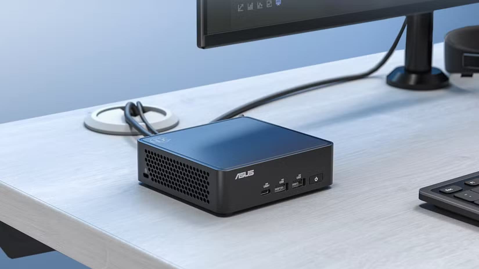 asus-nuc-15-pro-mini-pc-connected-to-monitor ماذا حدث بعد أن استبدلت جهازي المكتبي بكمبيوتر صغير بالكامل