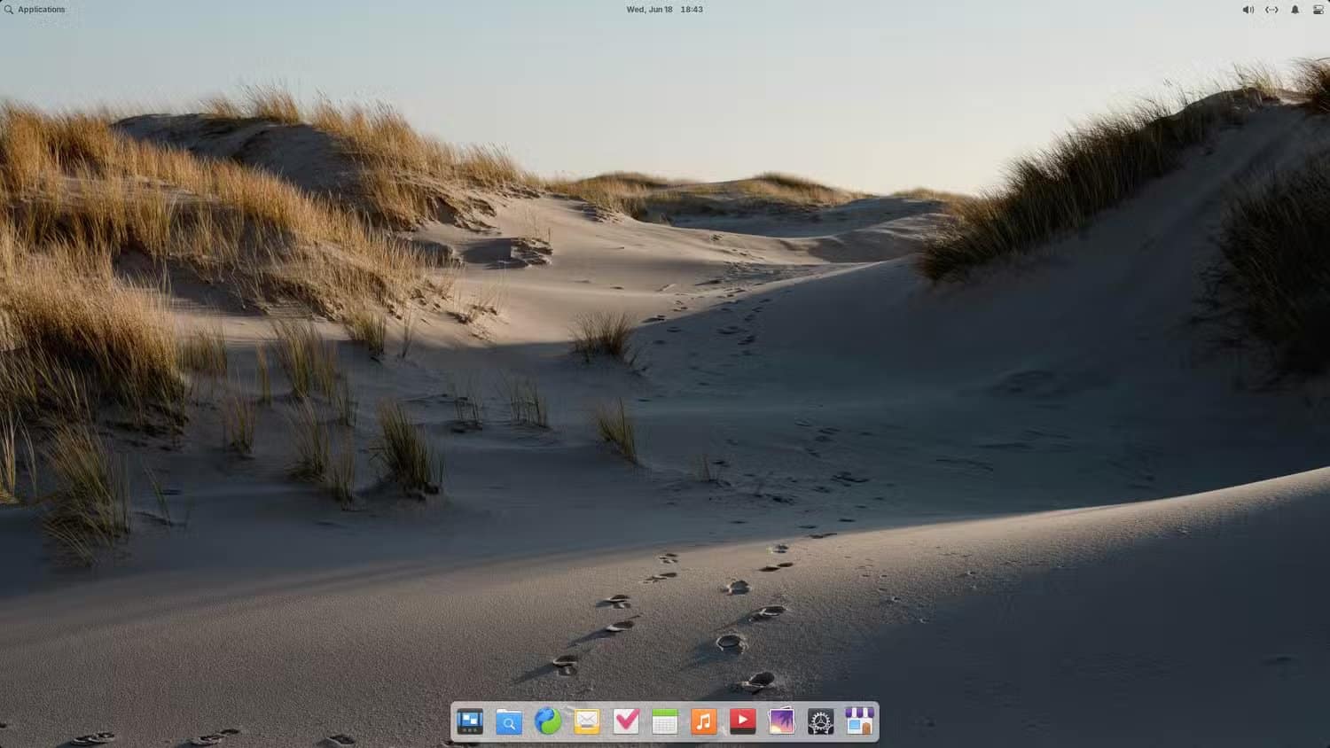 elemantary-desktop أسهل توزيعات Linux مناسبة للمبتدئين