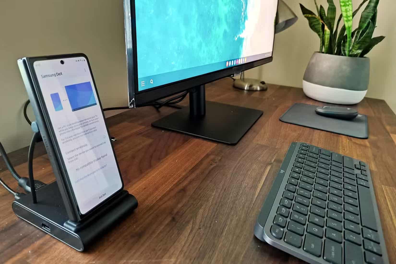 samsung-galaxy-z-fold-5-dex-dock-1 طرق ذكية للاستفادة من منفذ USB في هاتف Samsung أكثر من مجرد شحن
