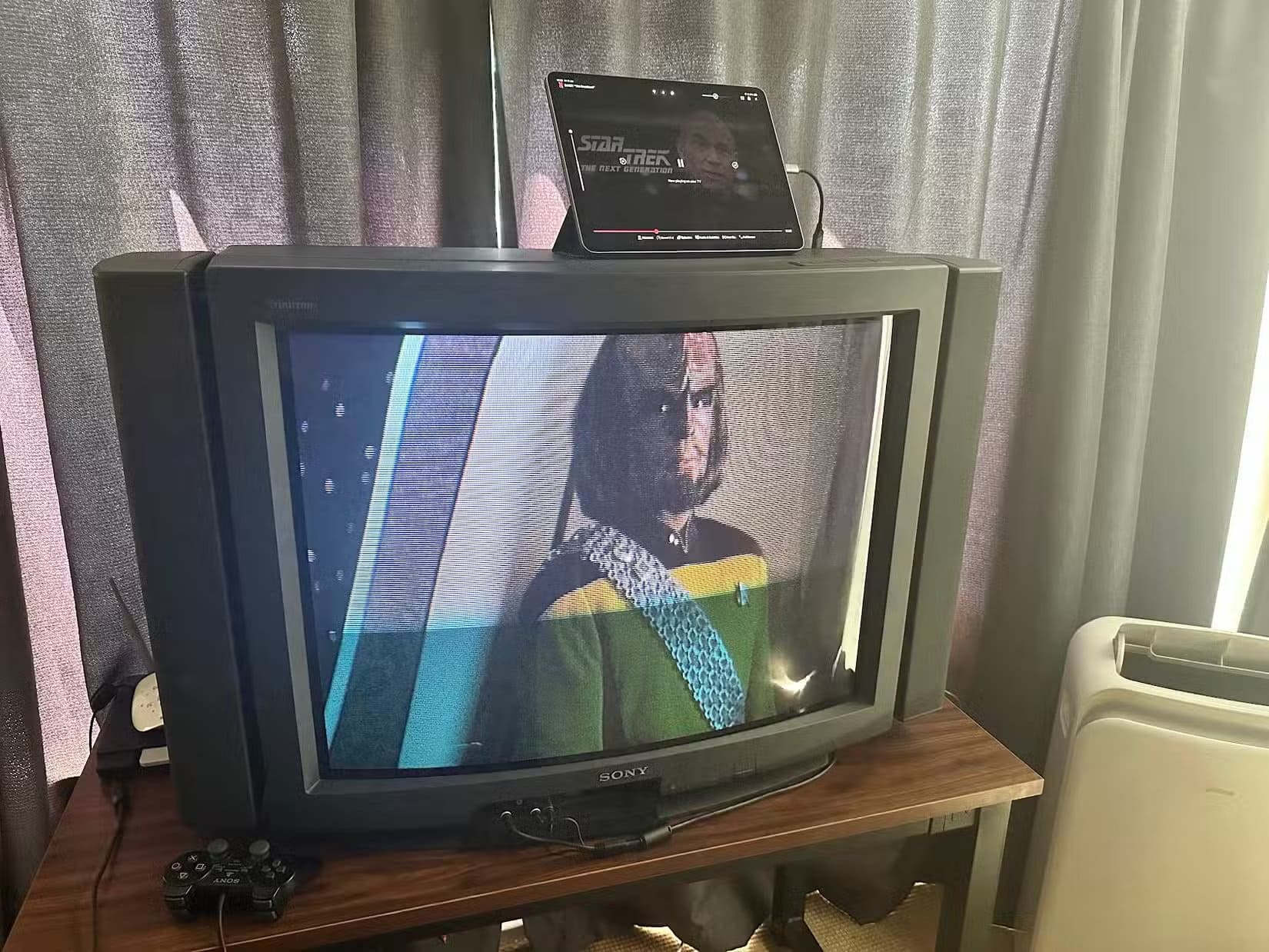 star-trek-on-crt-tv-using-an-ipad كل ما يمكنك فعله باستخدام منفذ USB في جهاز iPad