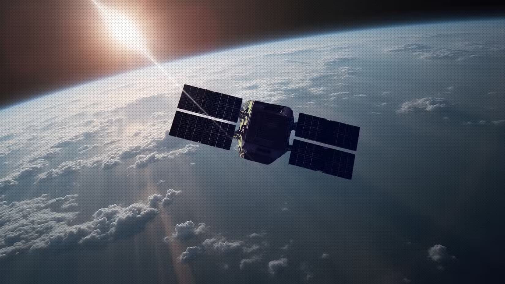 a-satellite-in-space-with-planet-earth-in-the-background أسباب تجعل الإنترنت عبر الهاتف لا غنى عنه حتى اليوم