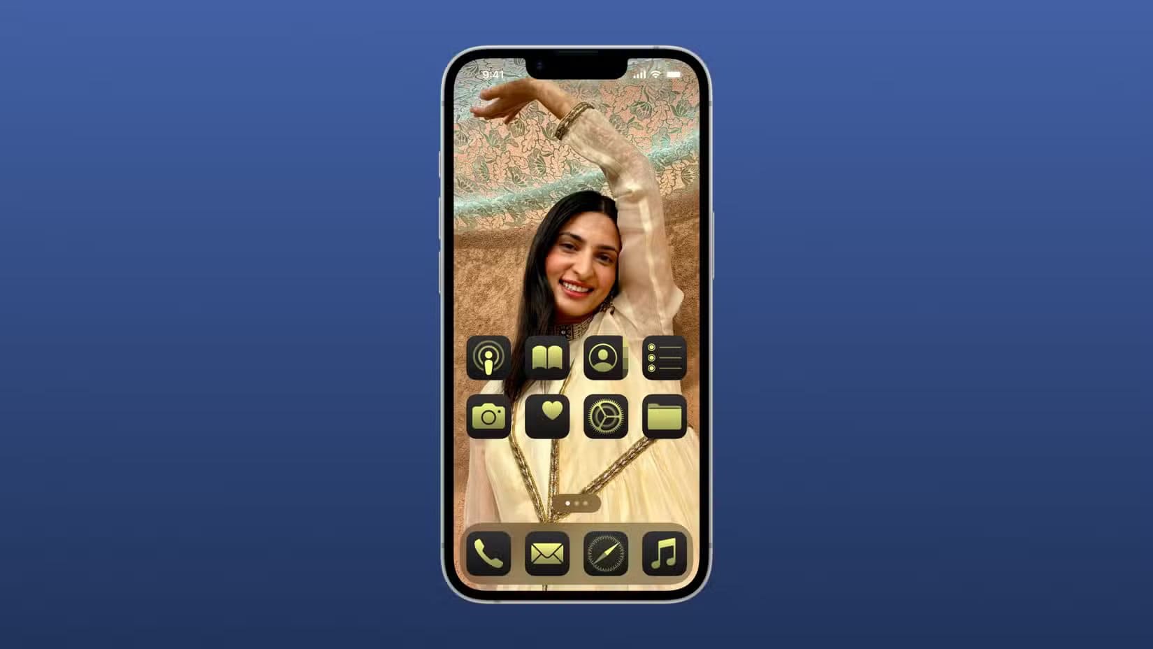 apple-iphone-16e-home-screen-dark-mode-customized-icons أسباب تجعل تجربة استخدام iPhone أقل جاذبية مما كانت عليه