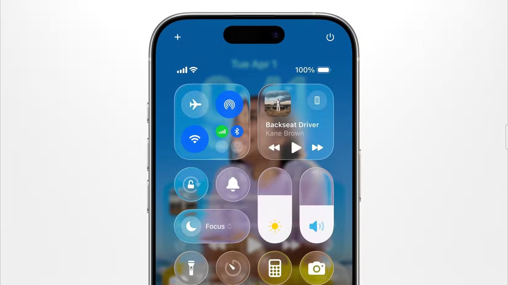 ios-26-liquid-glass-control-center أسباب تجعل تجربة استخدام iPhone أقل جاذبية مما كانت عليه
