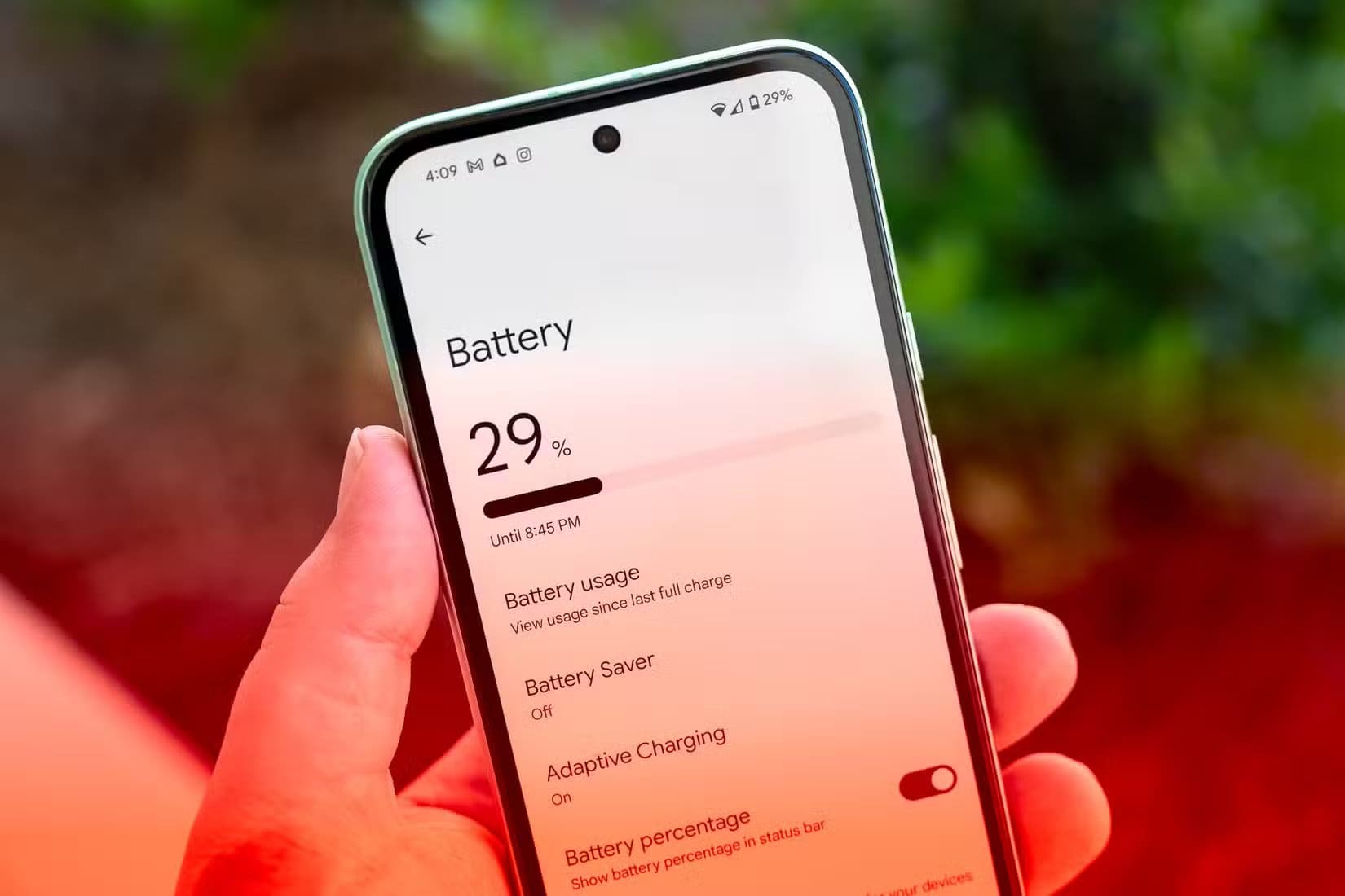 pixel-battery-screen-red هل الشحن السريع يضر البطارية وما فوائده الحقيقية للهواتف