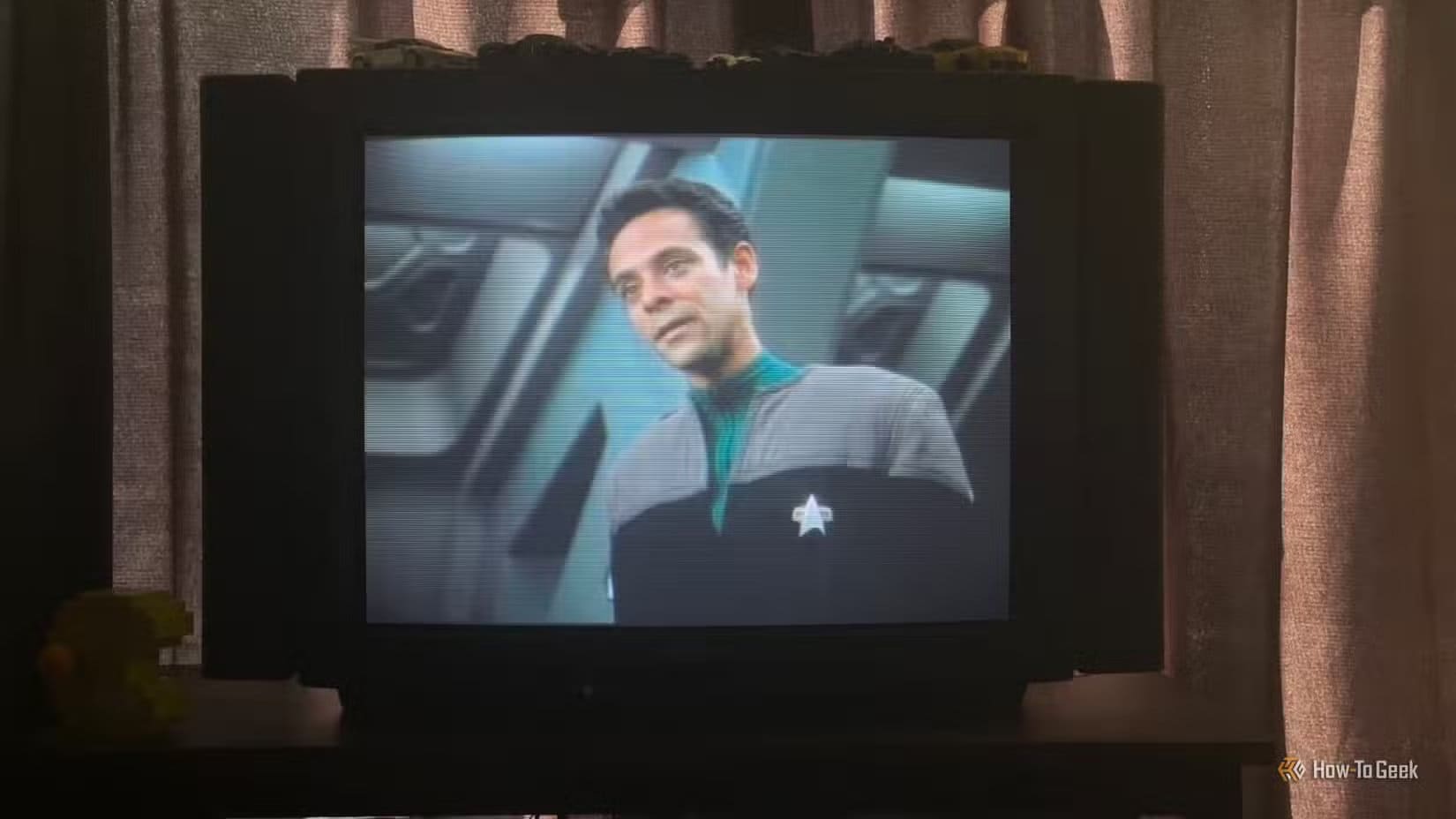 star-trek-deep-space-9-on-a-crt-tv خدمات البث ترفع جودة المشاهدة مع توسع دعم تقنية 4K