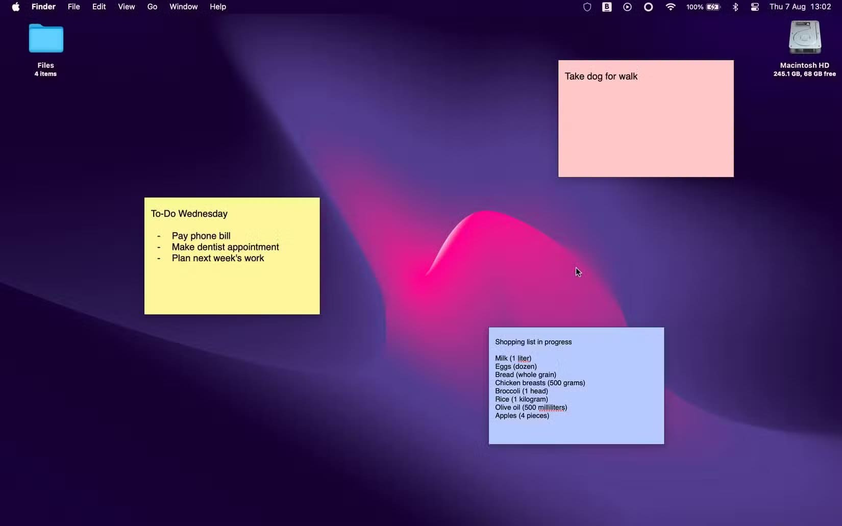 the-macos-dekstop-with-stickies أفضل تطبيق Mac قديم ما زال ينافس أقوى البرامج الحديثة
