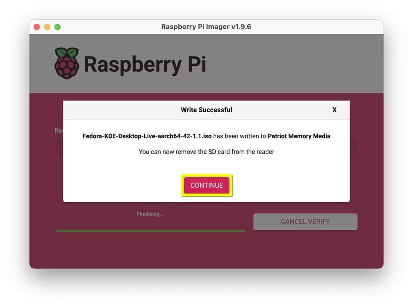 the-raspberry-pi-imager-app-with-a-successful-write-message-and-a-yellow-box-around-the-continue-button طريقة إنشاء USB لتشغيل Linux على الكمبيوتر أو Mac