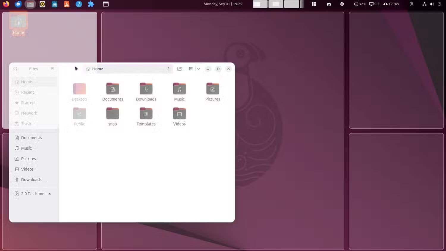 8d-using-tiling-shell-to-drag-and-tile-and-window-to-a-specific-zone أفضل إضافات GNOME التي تجعل استخدام Ubuntu أكثر متعة وسلاسة
