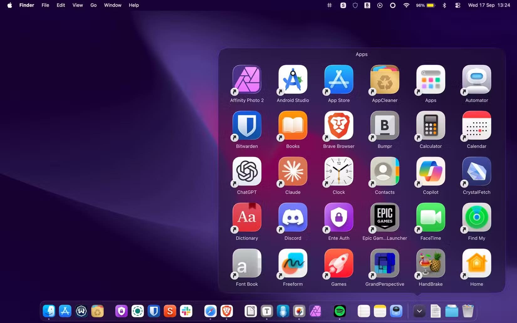 add-alias-folder-to-dock-in-macos طرق استبدال لوحة التشغيل في macOS Tahoe بسهولة