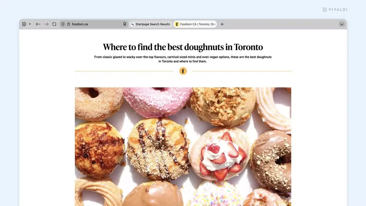 an-article-on-where-to-find-the-best-doughnuts-in-toronto-with-an-image-of-differen-donuts-in-the-vivaldi-browser-with-the-tabs-moved-to-the-top ميزة مبتكرة في متصفح Vivaldi تجعل إدارة علامات التبويب أسهل