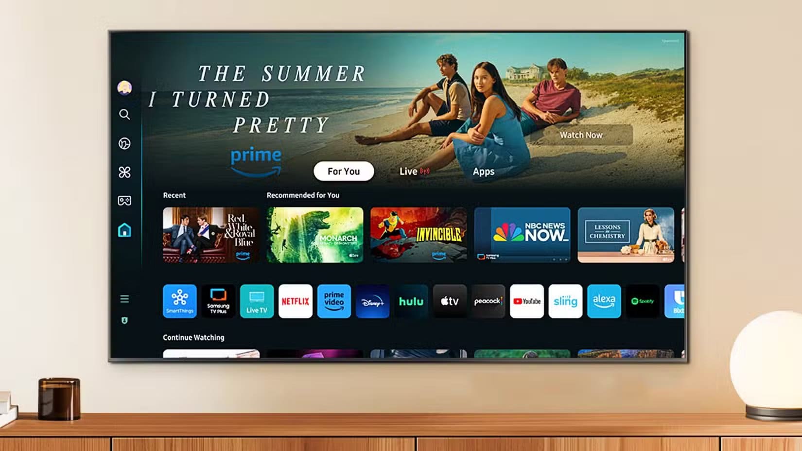 samsung-s85d-55-inch-oled-smart-tv-on-the-wall الفرق بين تلفزيون RGB Mini LED و OLED أيهما أفضل لك