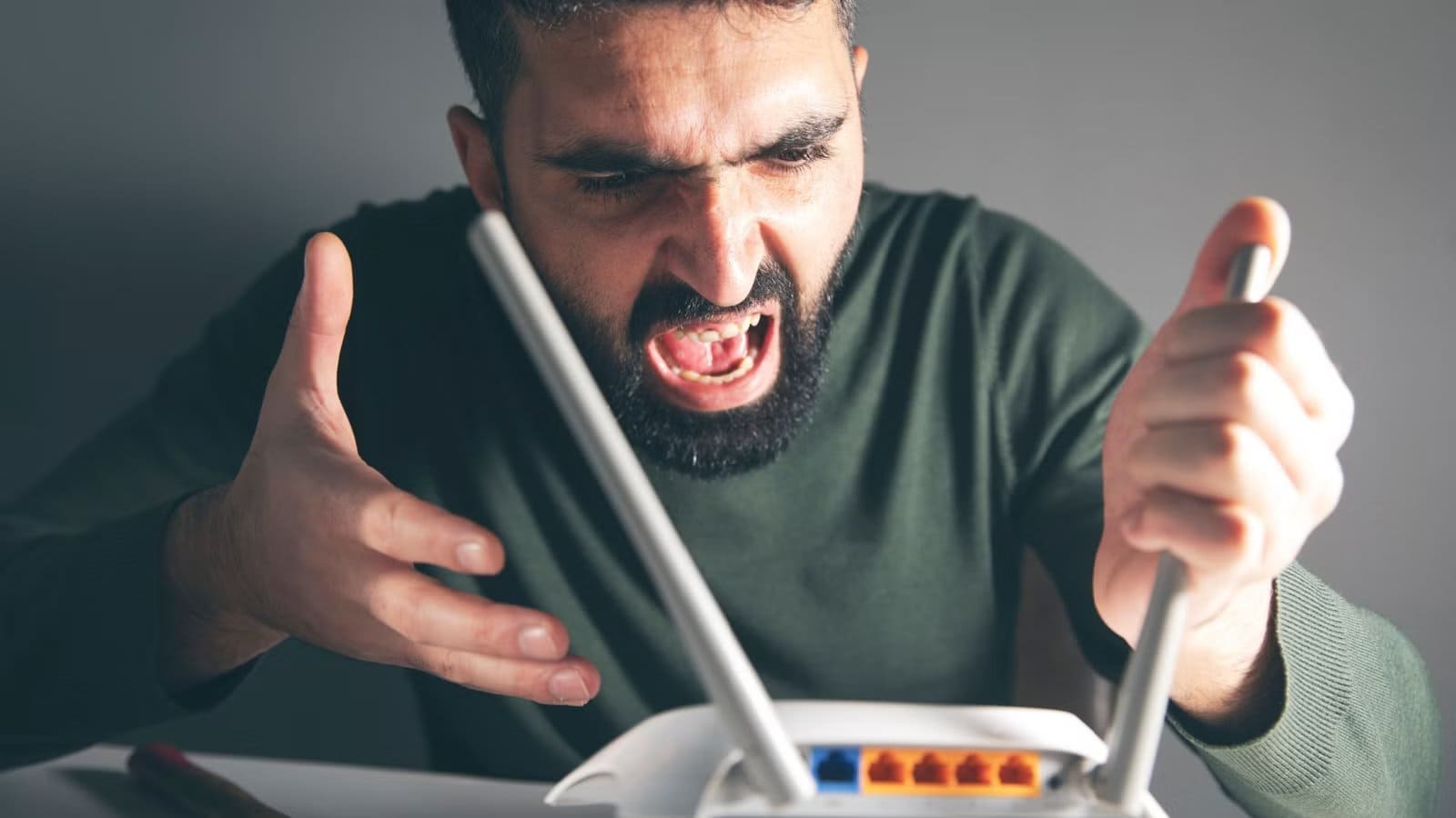 shutterstock_2555302643-1 لماذا يمنحك IP ثابت مع Home Assistant تجربة أكثر استقرارًا