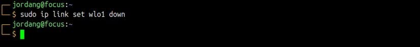 the-linux-ip-link-set-down-command-with-no-output-indicating-a-successful-operation أفضل استخدامات لأمر ip في Linux لإدارة الشبكات