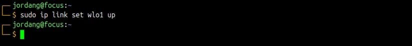 the-linux-ip-link-set-up-command-with-no-output-indicating-a-successful-operation أفضل استخدامات لأمر ip في Linux لإدارة الشبكات