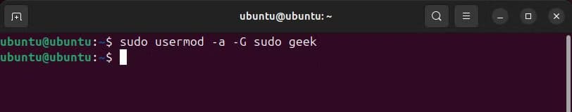 the-linux-usermod-command-being-used-to-add-a-user-to-the-sudo-group طريقة إضافة مستخدم إلى مجموعة على لينكس خطوة بخطوة