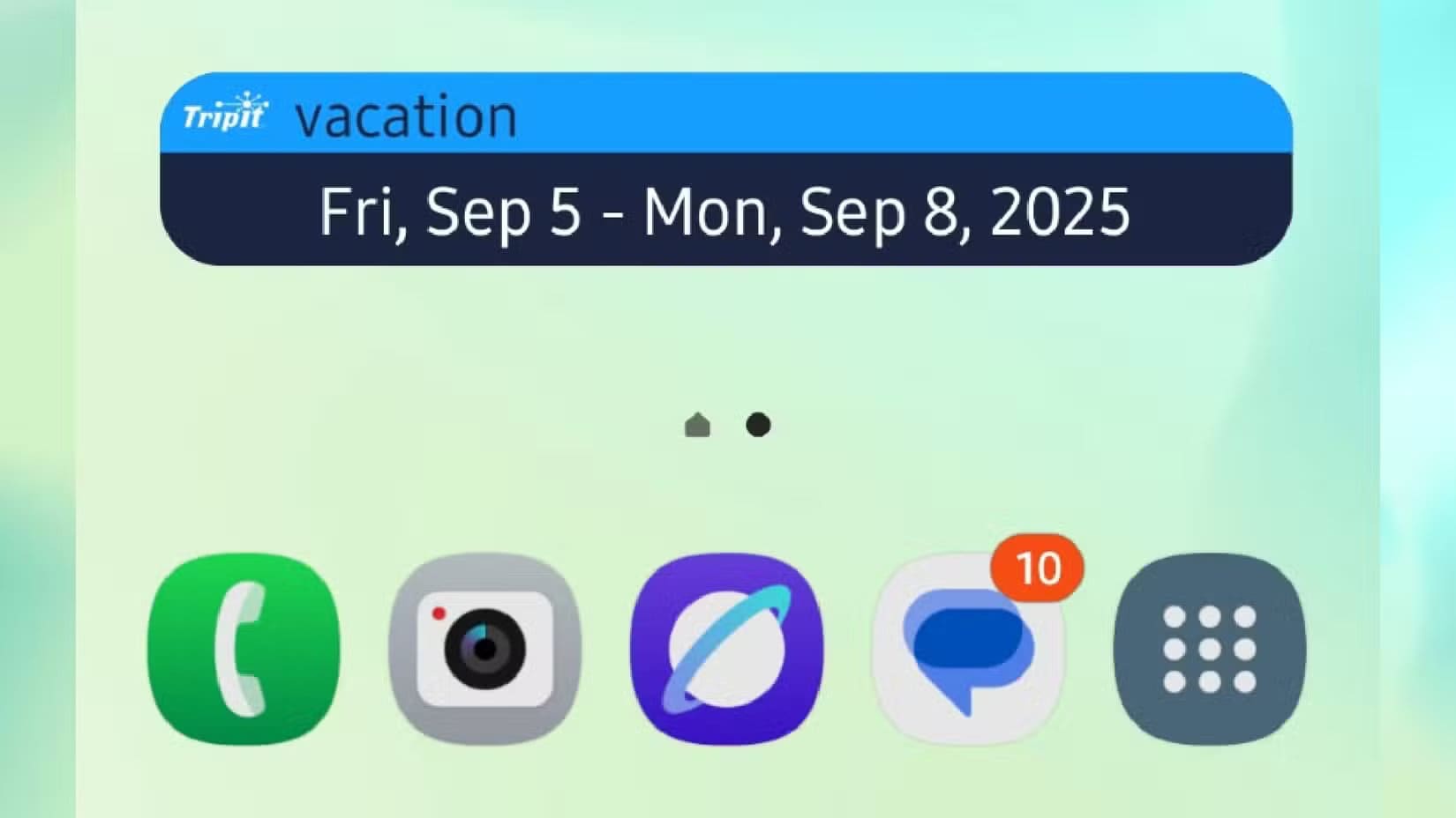 the-tripit-travel-planner-widget-showing-that-there-is-a-vacation-coming-up-soon-on-the-home-screen-of-a-phone أفضل تطبيقات ويدجت لتحسين تجربة Android على الشاشة الرئيسية