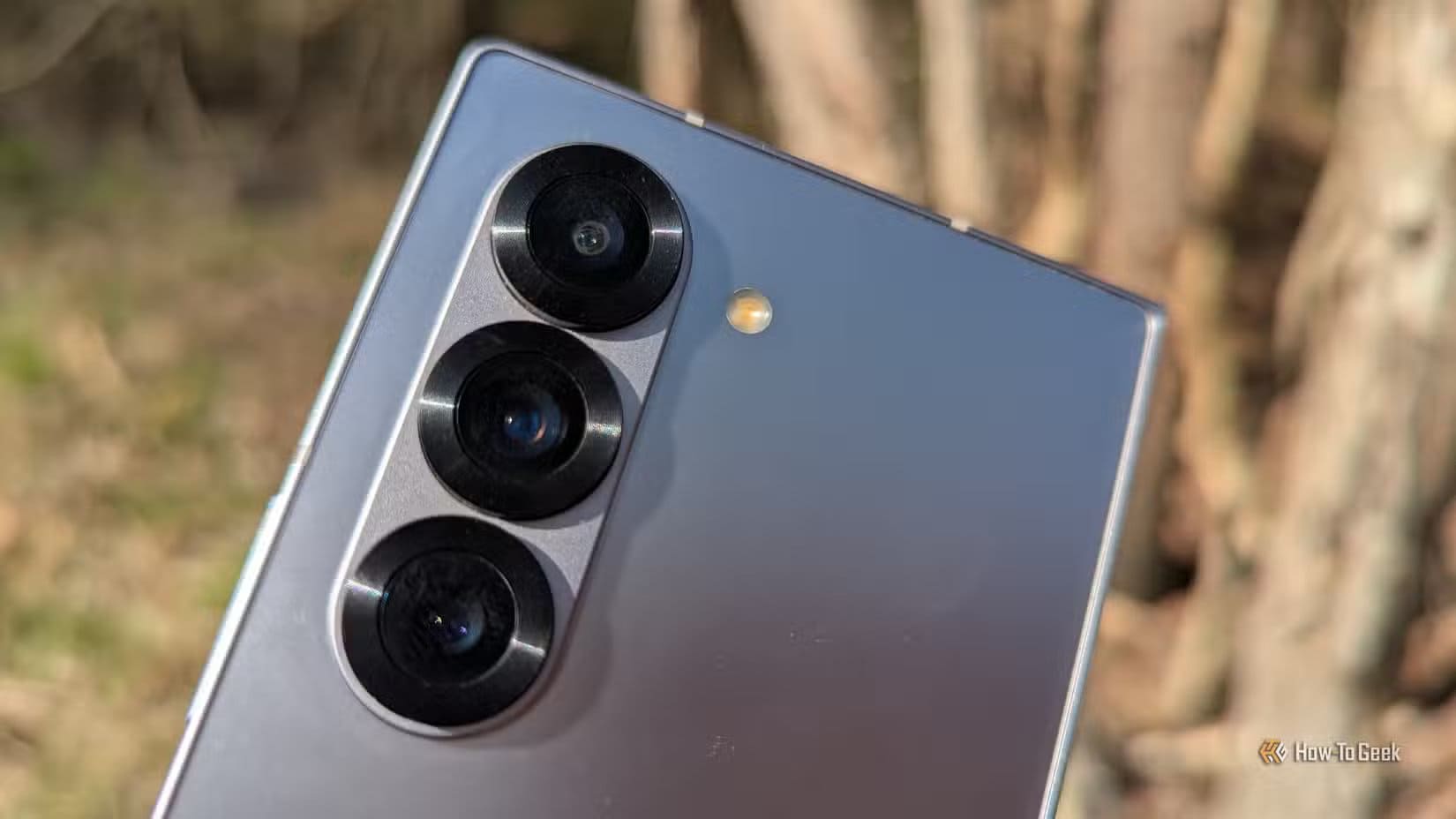 three-cameras-on-the-samsung-galaxy-z-fold-6 كيفية استخدام جهاز الكمبيوتر ككاميرا للبث والاجتماعات