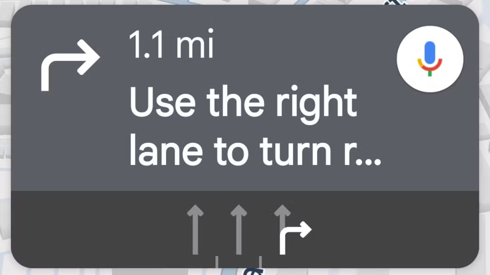 a-user-swiping-on-google-maps-to-see-the-next-turn إيماءات خرائط Google التي تجعل القيادة أسهل