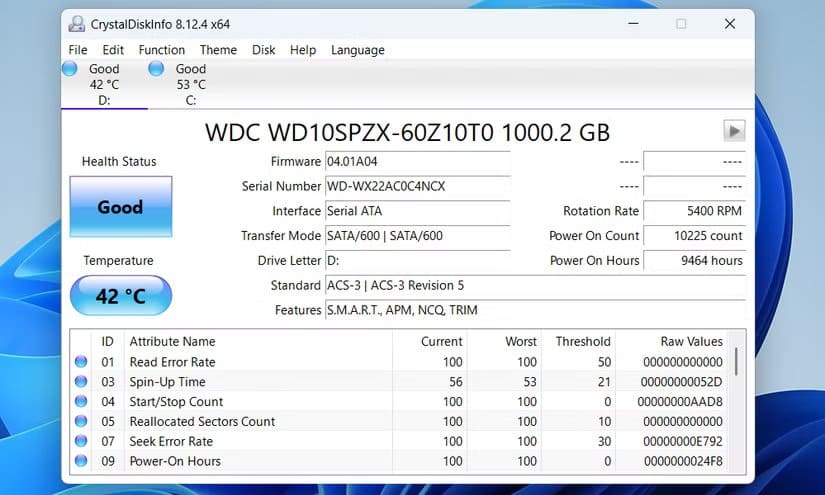 crystaldiskinfo-showing-information-about-a-drive تطبيقات محمولة لا غنى عنها تجعل أي محرك USB أداة قوية جاهزة للعمل