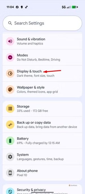 display-touch-option-in-pixel-settings طرق فعّالة لإيقاف ميزات الذكاء الاصطناعي المزعجة في هواتف Google Pixel