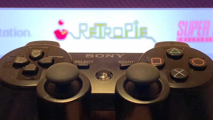 f6ccf1cf أفكار ذكية لاستخدام وحدة تحكم PlayStation 3 القديمة بطريقة مفيدة