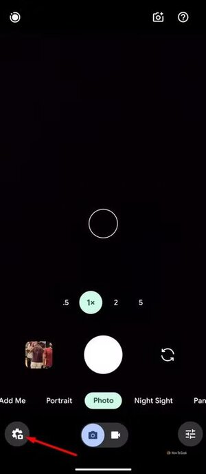 gear-icon-in-the-camera-app طرق فعّالة لإيقاف ميزات الذكاء الاصطناعي المزعجة في هواتف Google Pixel