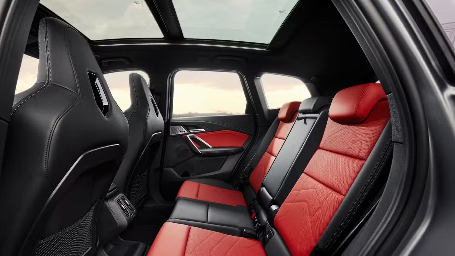 p90509809 لماذا تُعتبر سيارة BMW الكروس أوفر الفاخرة اختيارًا يفوق التوقعات