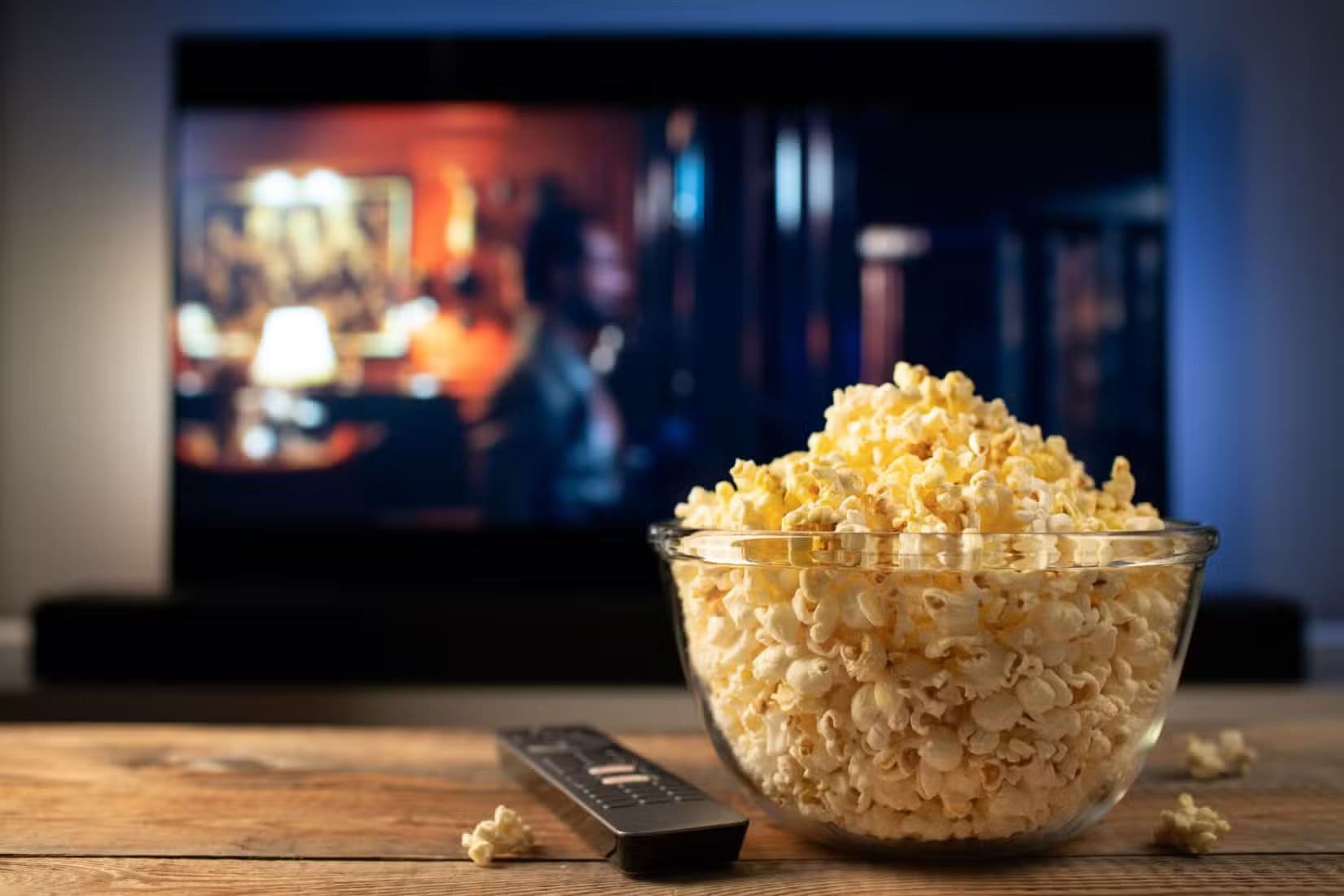shutterstock_2256308249 أسباب تدفعك لتعطيل HDMI CEC على التلفزيون